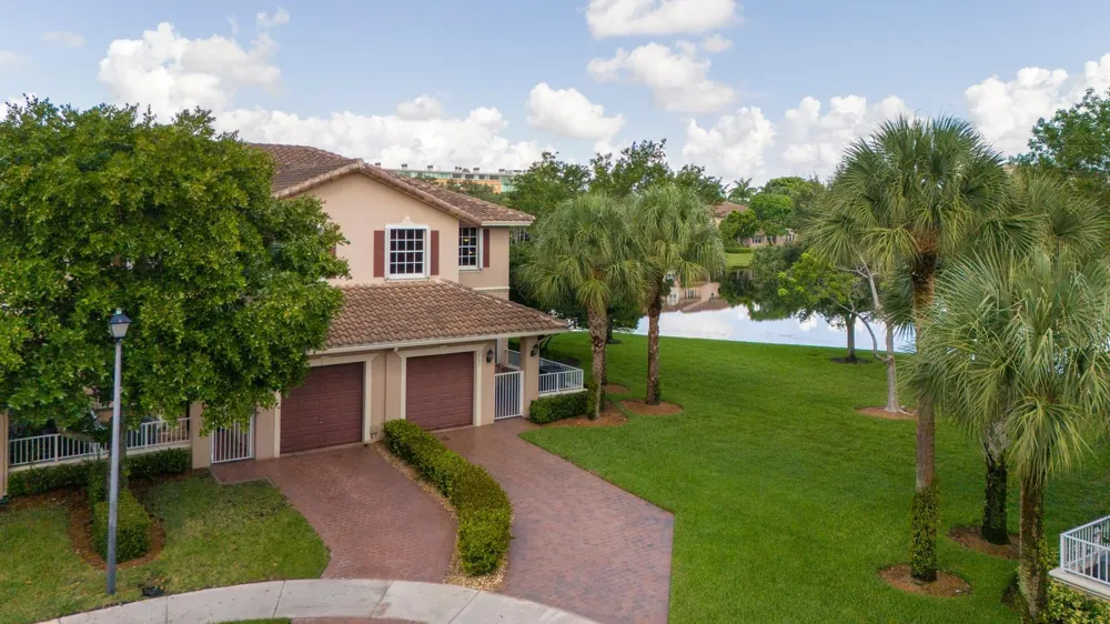 3501 Lakeside Drive Davie, FL 33328