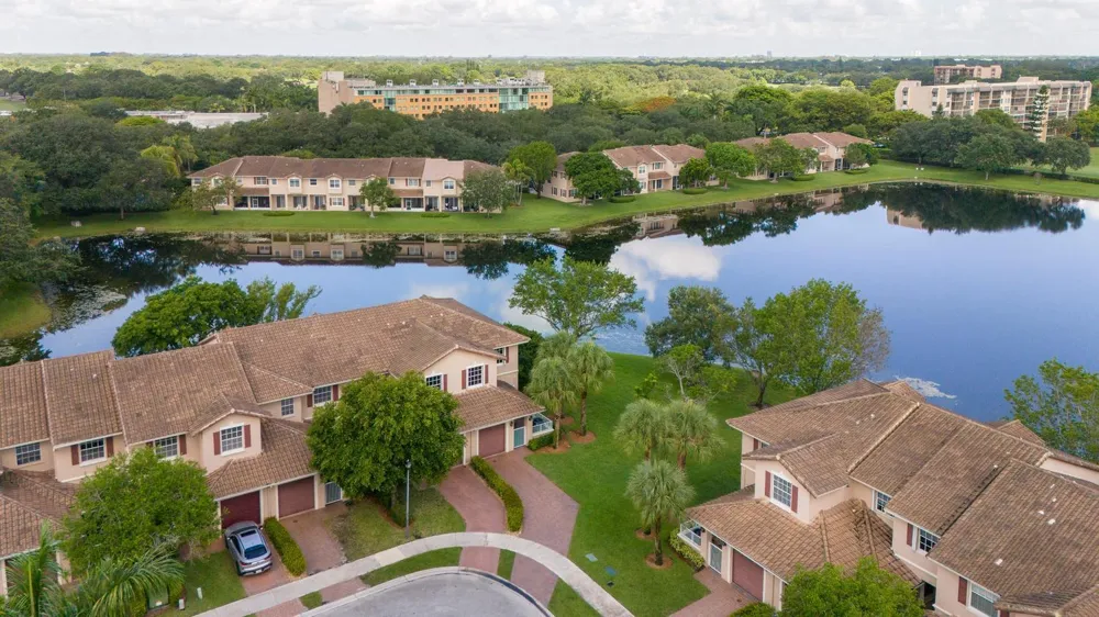 3501 Lakeside Drive Davie, FL 33328