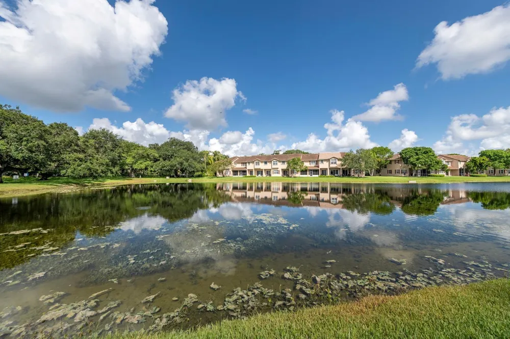 3501 Lakeside Drive Davie, FL 33328