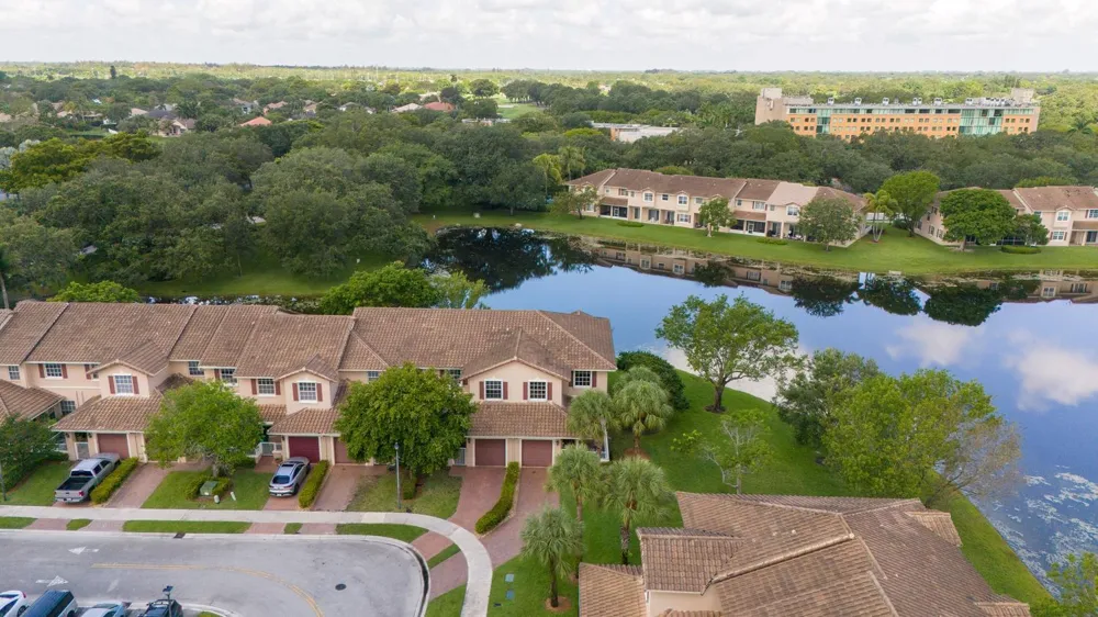 3501 Lakeside Drive Davie, FL 33328
