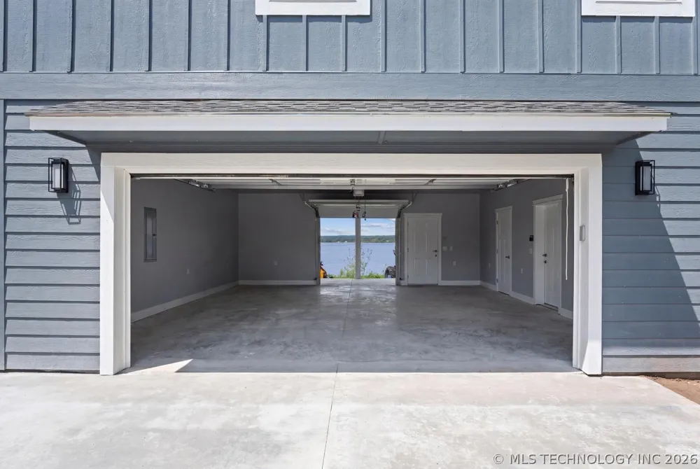 1664 Pin Oak Street Grove, OK 74344
