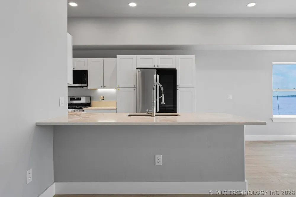 1664 Pin Oak Street Grove, OK 74344