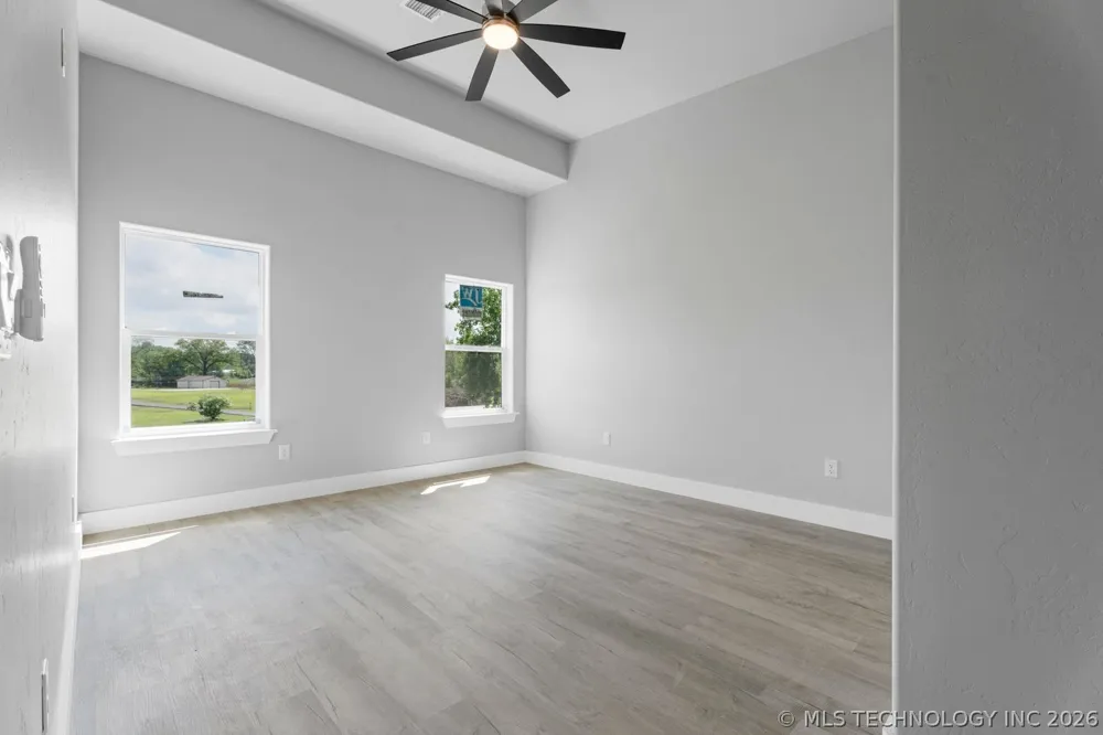 1664 Pin Oak Street Grove, OK 74344