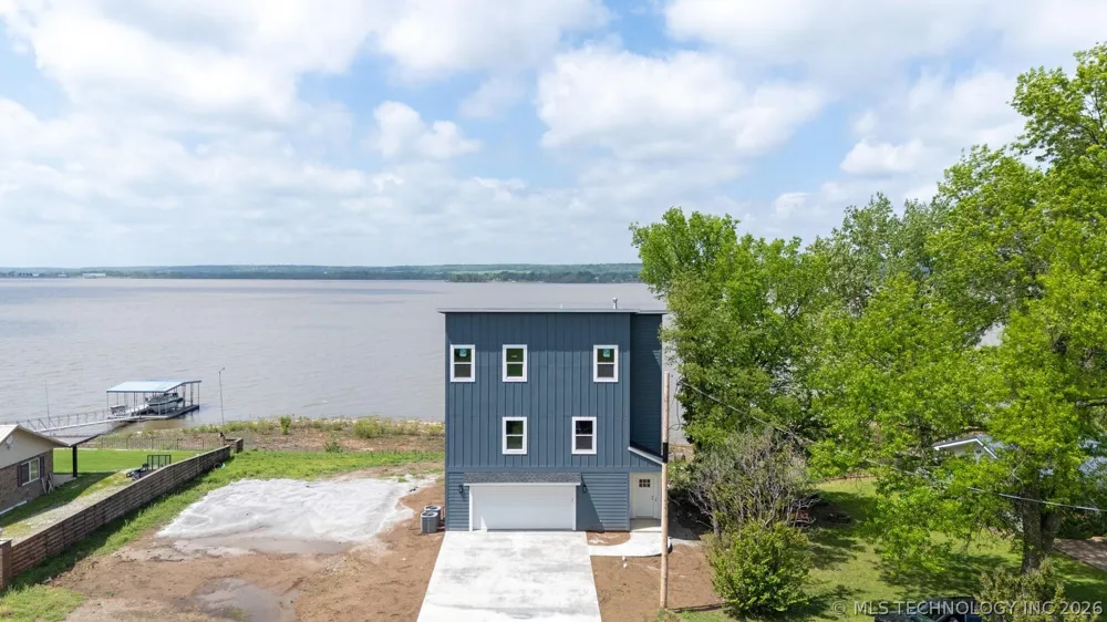 1664 Pin Oak Street Grove, OK 74344