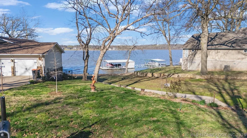 1106 Red Bud Drive Grove, OK 74344