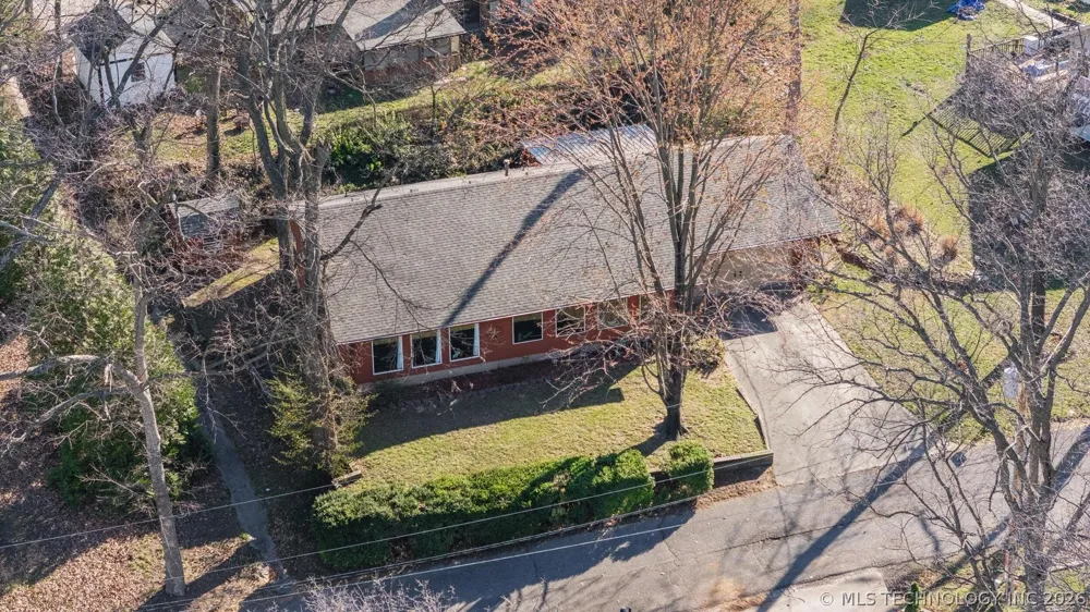 1106 Red Bud Drive Grove, OK 74344
