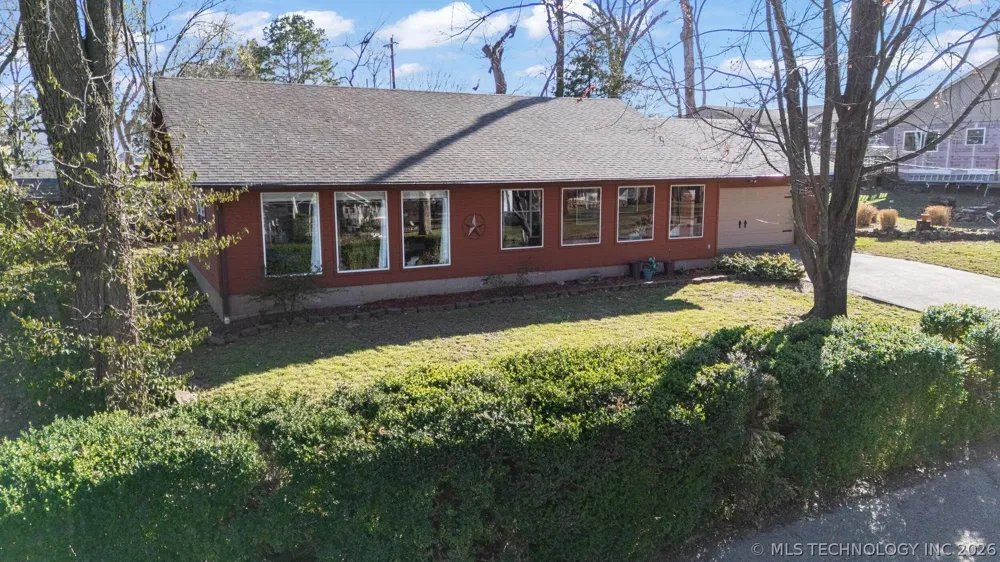 1106 Red Bud Drive Grove, OK 74344