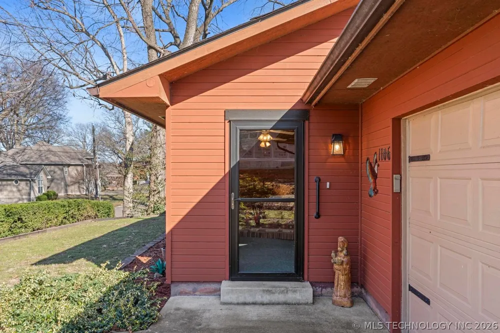 1106 Red Bud Drive Grove, OK 74344