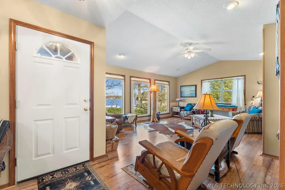1106 Red Bud Drive Grove, OK 74344