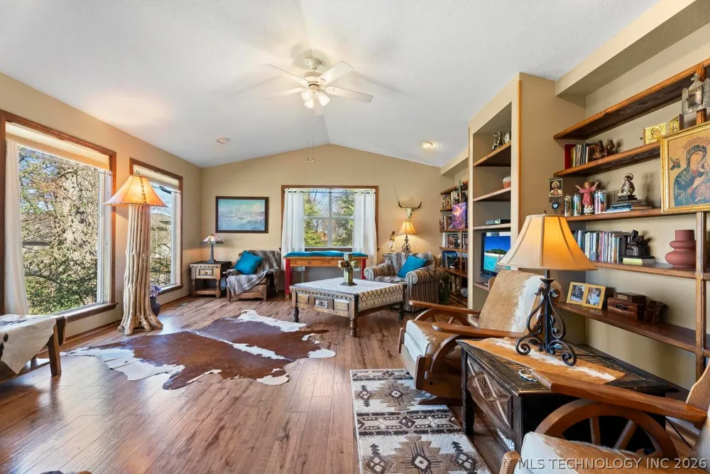 1106 Red Bud Drive Grove, OK 74344