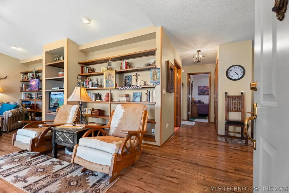 1106 Red Bud Drive Grove, OK 74344