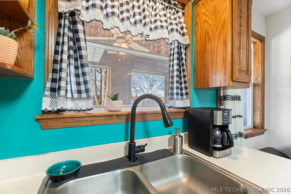 1106 Red Bud Drive Grove, OK 74344