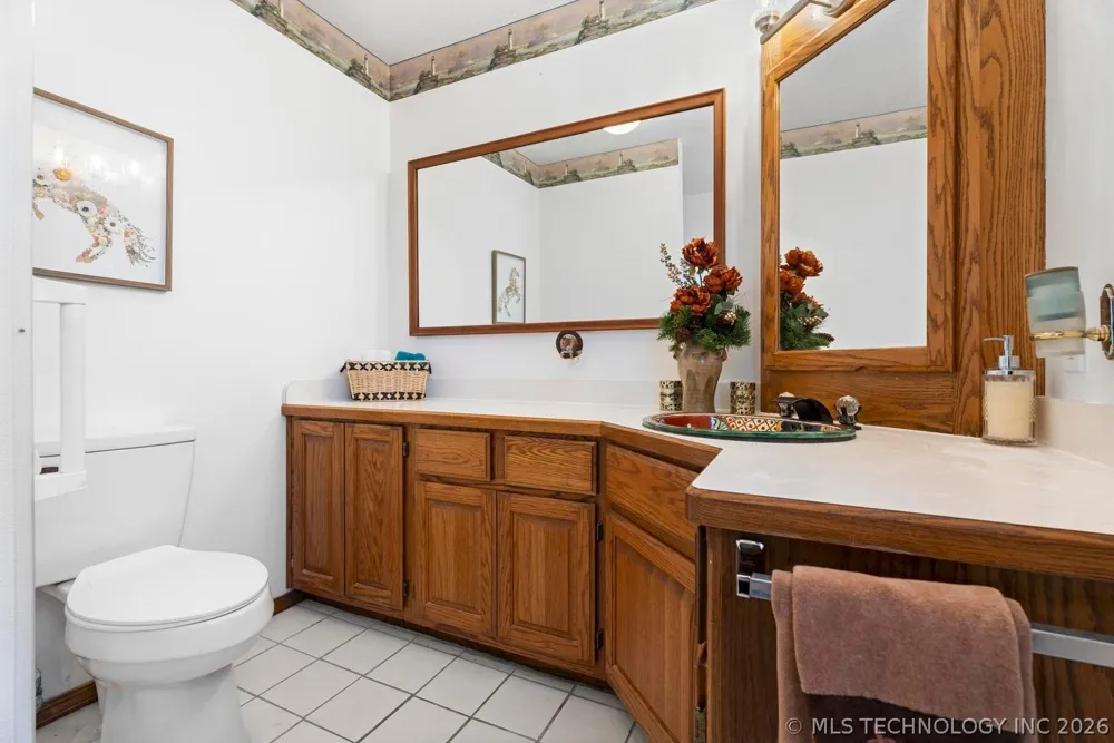 1106 Red Bud Drive Grove, OK 74344