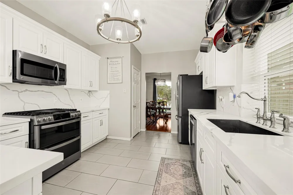 2205 W Van Trease Drive Deer Park, TX 77536