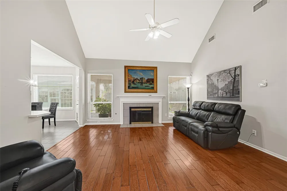 2205 W Van Trease Drive Deer Park, TX 77536