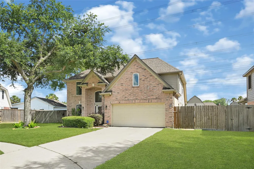 2205 W Van Trease Drive Deer Park, TX 77536