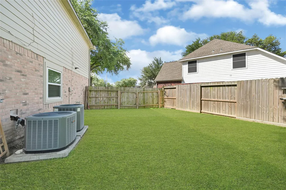 2205 W Van Trease Drive Deer Park, TX 77536