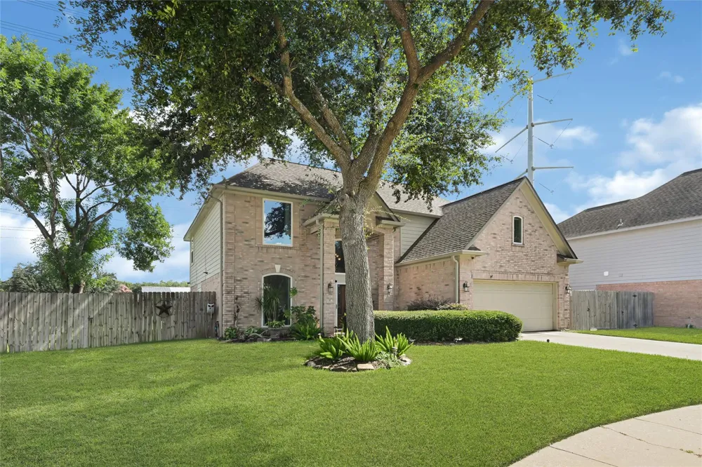 2205 W Van Trease Drive Deer Park, TX 77536