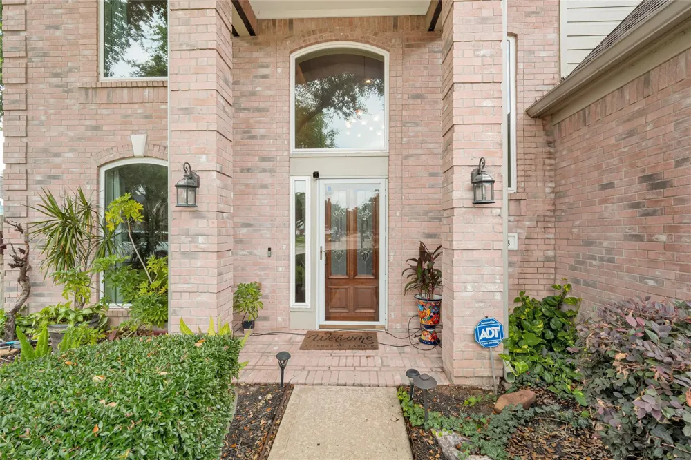 2205 W Van Trease Drive Deer Park, TX 77536