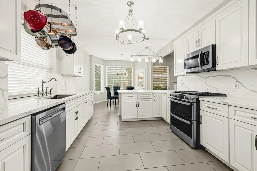 2205 W Van Trease Drive Deer Park, TX 77536