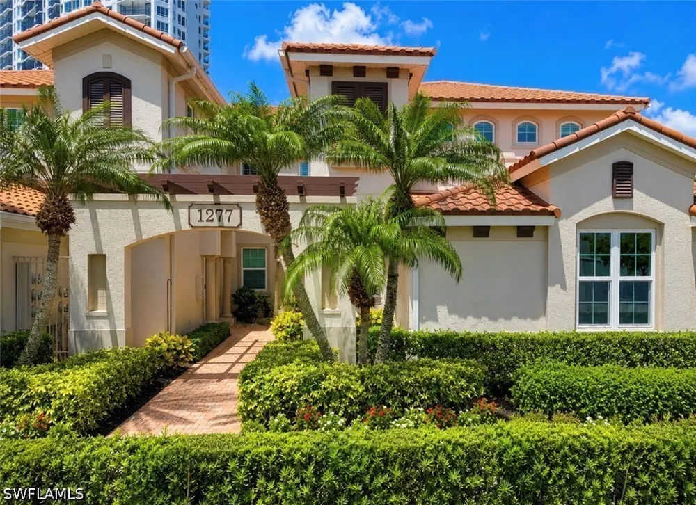 Rialto Way #102 Naples, FL 34114