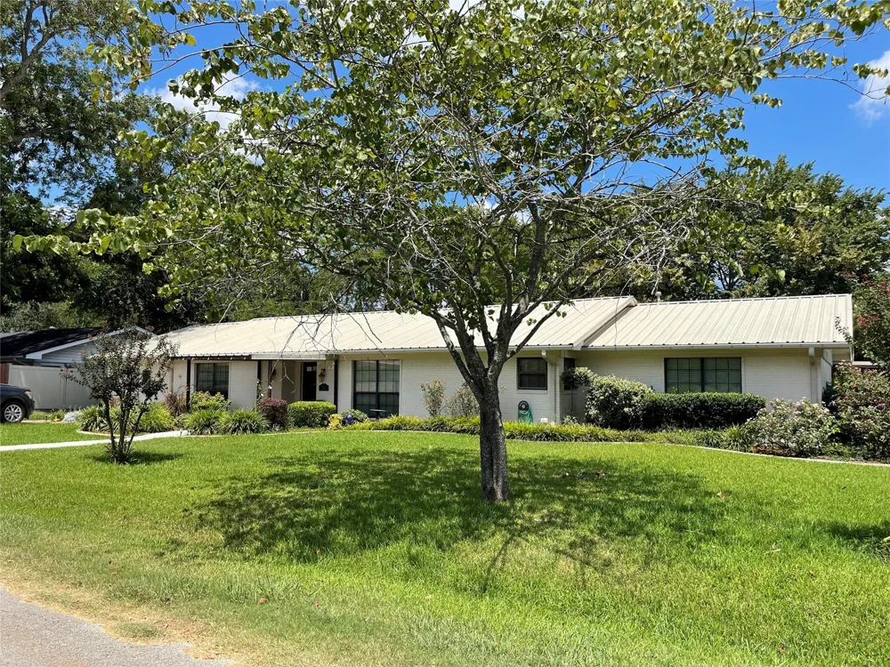 403 Hall Street Fairfield, TX 75840