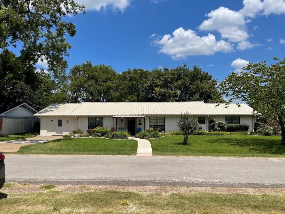 403 Hall Street Fairfield, TX 75840