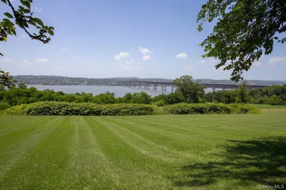 12 Monell Place Beacon, NY 12508