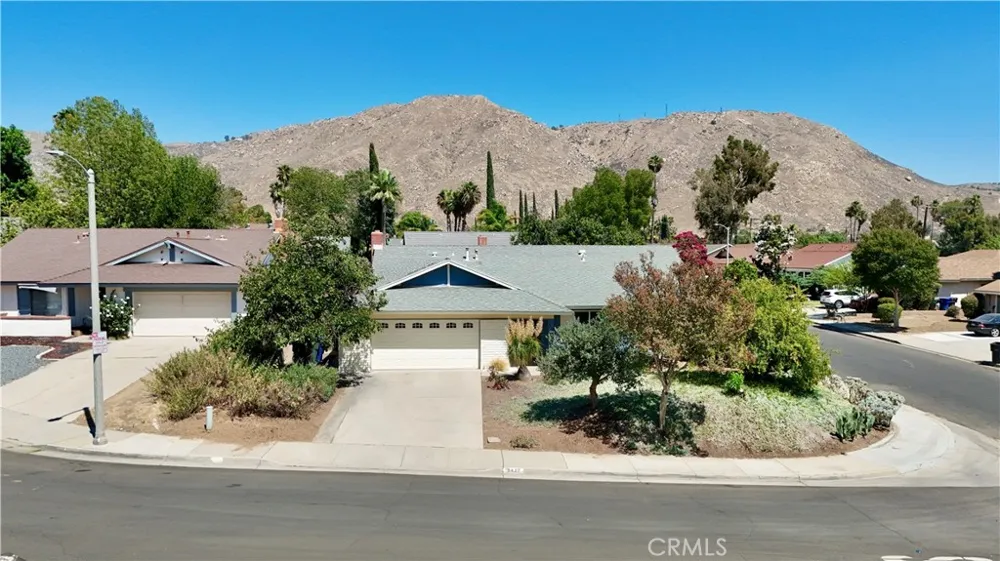 3430 Bahia Riverside, CA 92507
