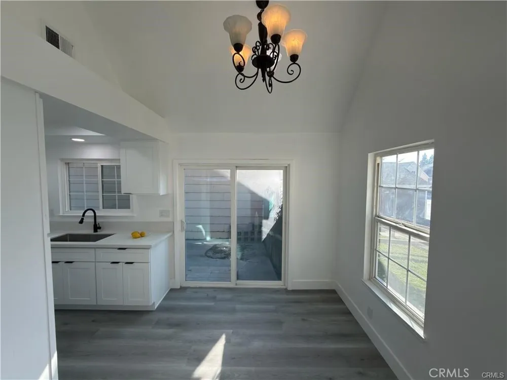14560 Woodland Fontana, CA 92337