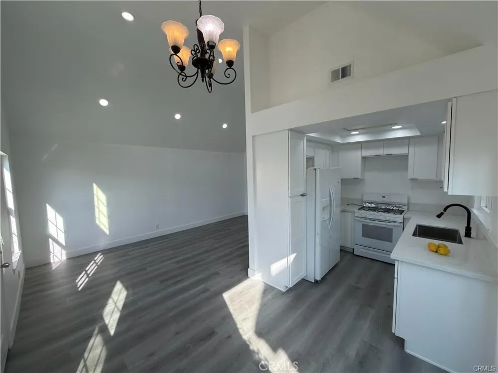 14560 Woodland Fontana, CA 92337
