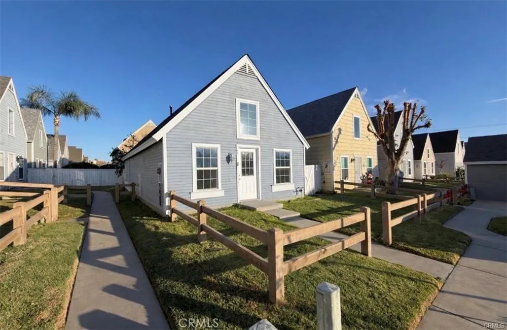 14560 Woodland Fontana, CA 92337