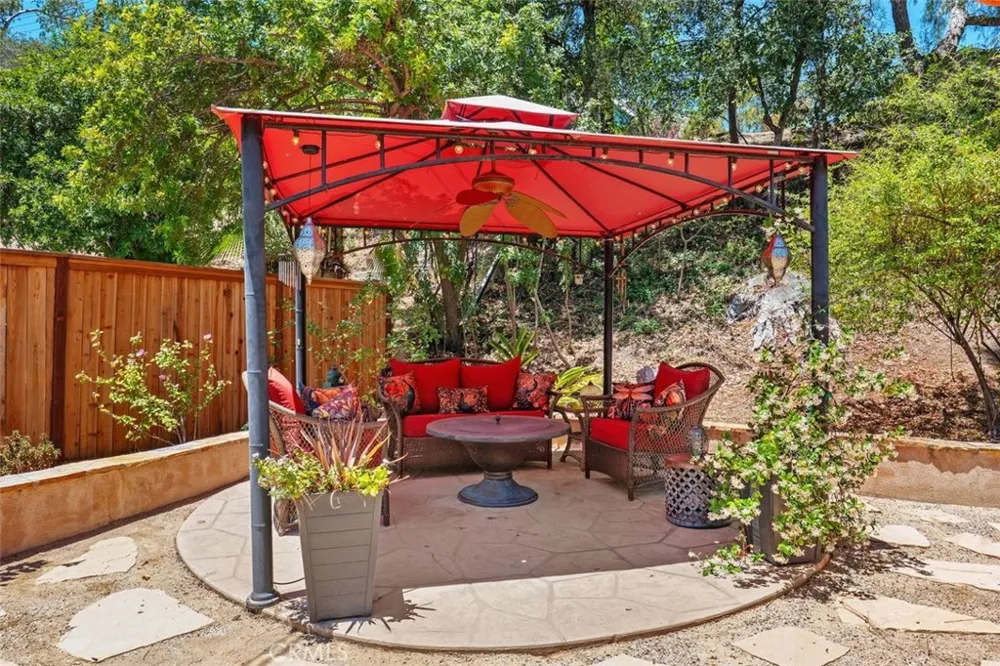 23349 Schoenborn Street West Hills, CA 91304