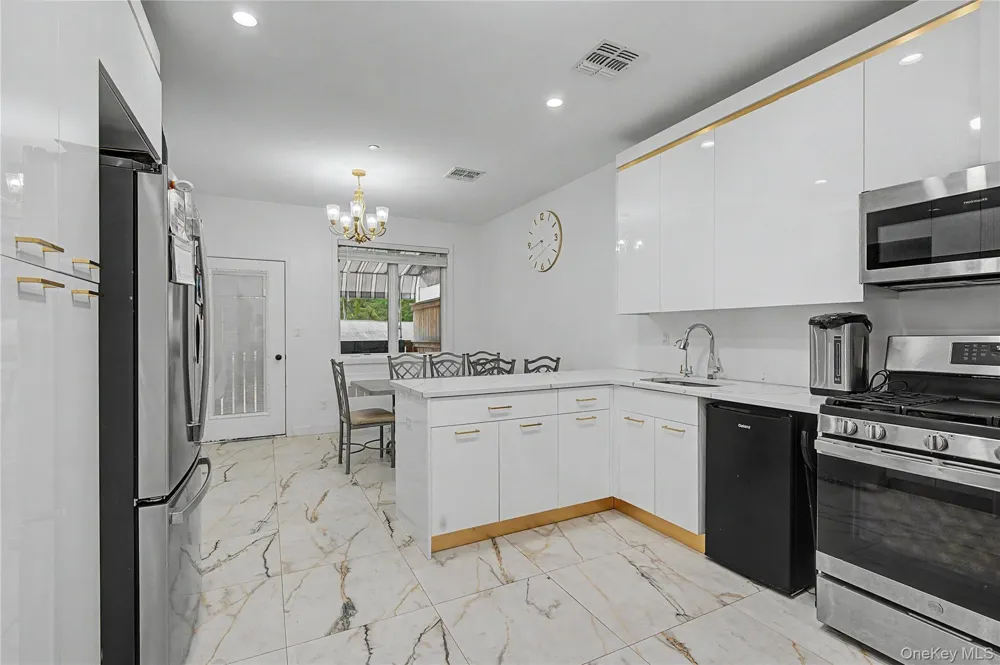 151 Blauvelt #214 Monsey, NY 10952