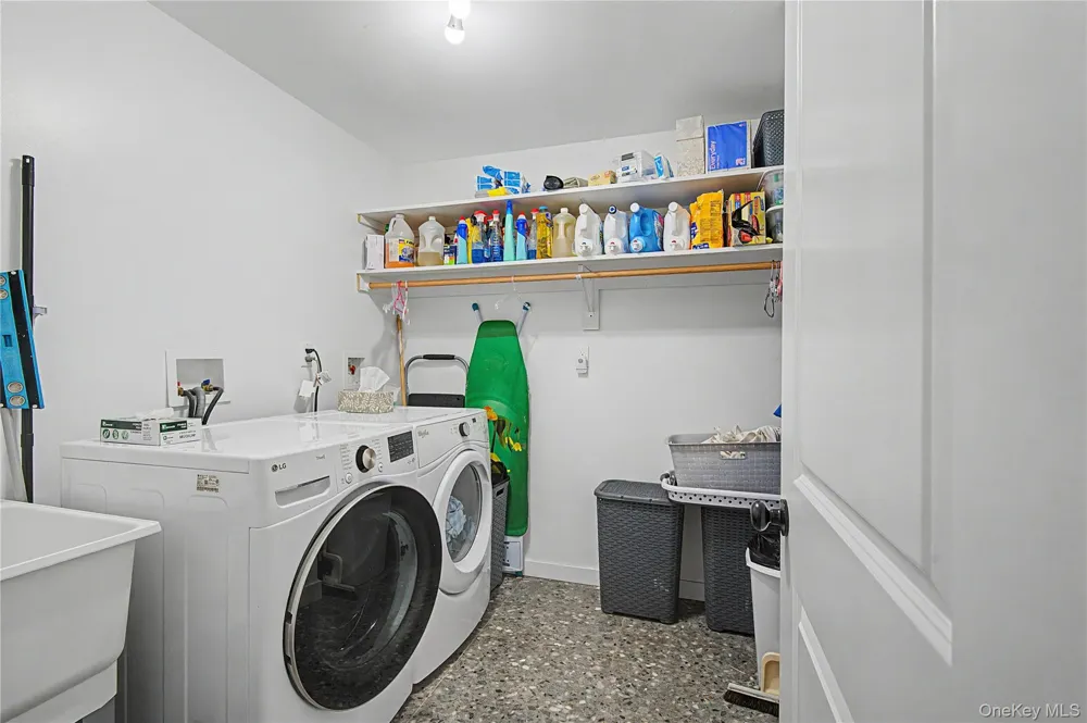 151 Blauvelt #214 Monsey, NY 10952