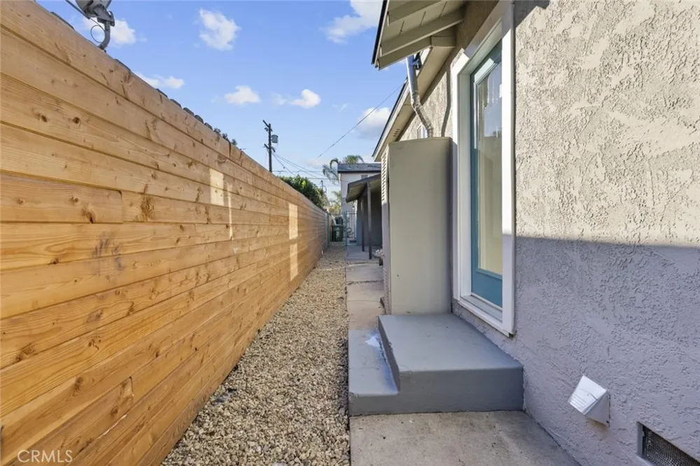 6661 Beck Avenue North Hollywood, CA 91606