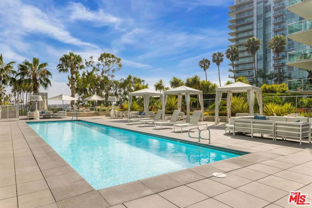 13600 Marina Pointe Drive #604 Marina del Rey, CA 90292