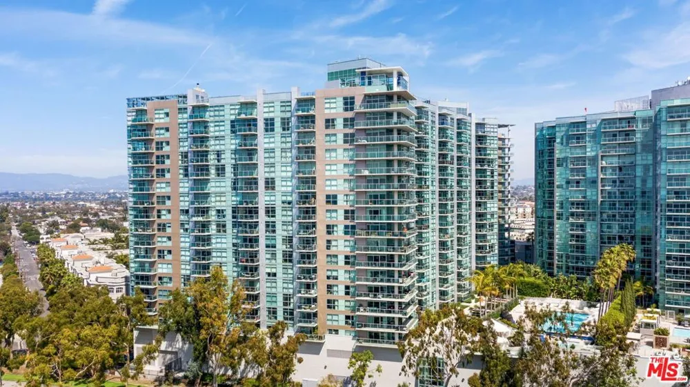 13600 Marina Pointe Drive #604 Marina del Rey, CA 90292