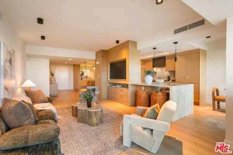 13600 Marina Pointe Drive #604