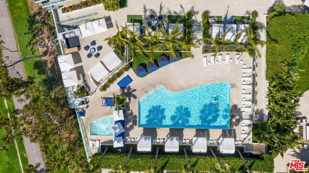 13600 Marina Pointe Drive #604 Marina del Rey, CA 90292