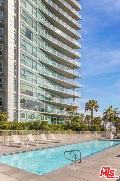 13600 Marina Pointe Drive #604 Marina del Rey, CA 90292