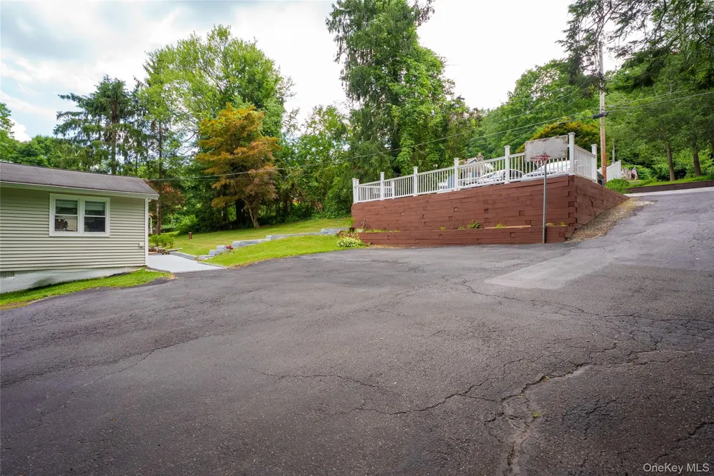 18 Worthington Drive W Carmel, NY 10512