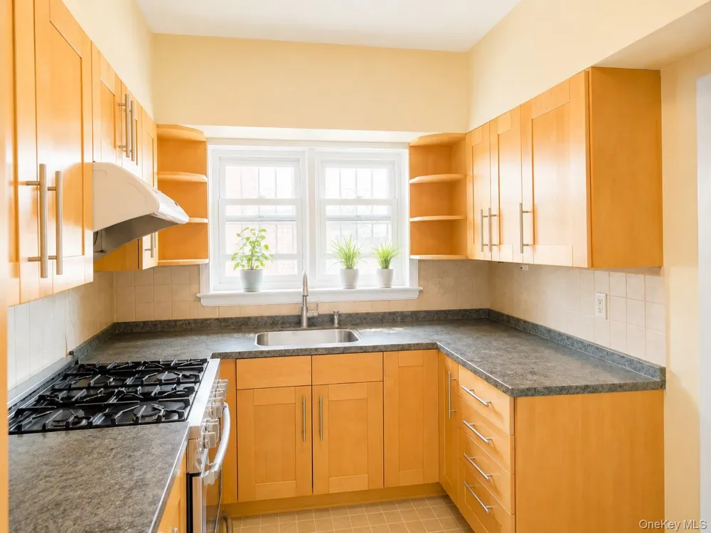 8018 217th Hollis Hills, NY 11427