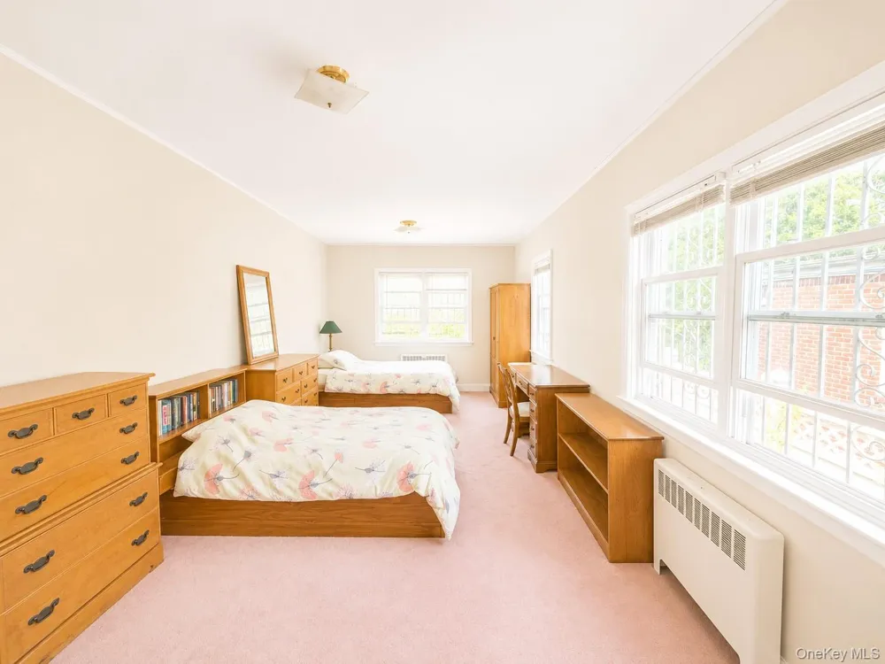 8018 217th Hollis Hills, NY 11427