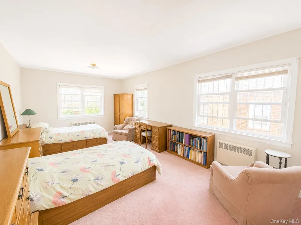 8018 217th Hollis Hills, NY 11427