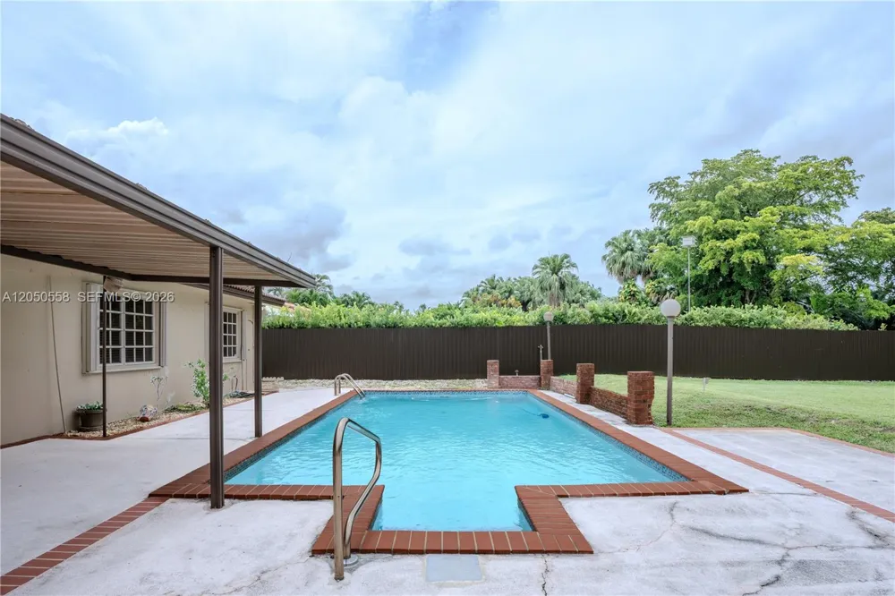 2431 SW 124th Ave Miami, FL 33175