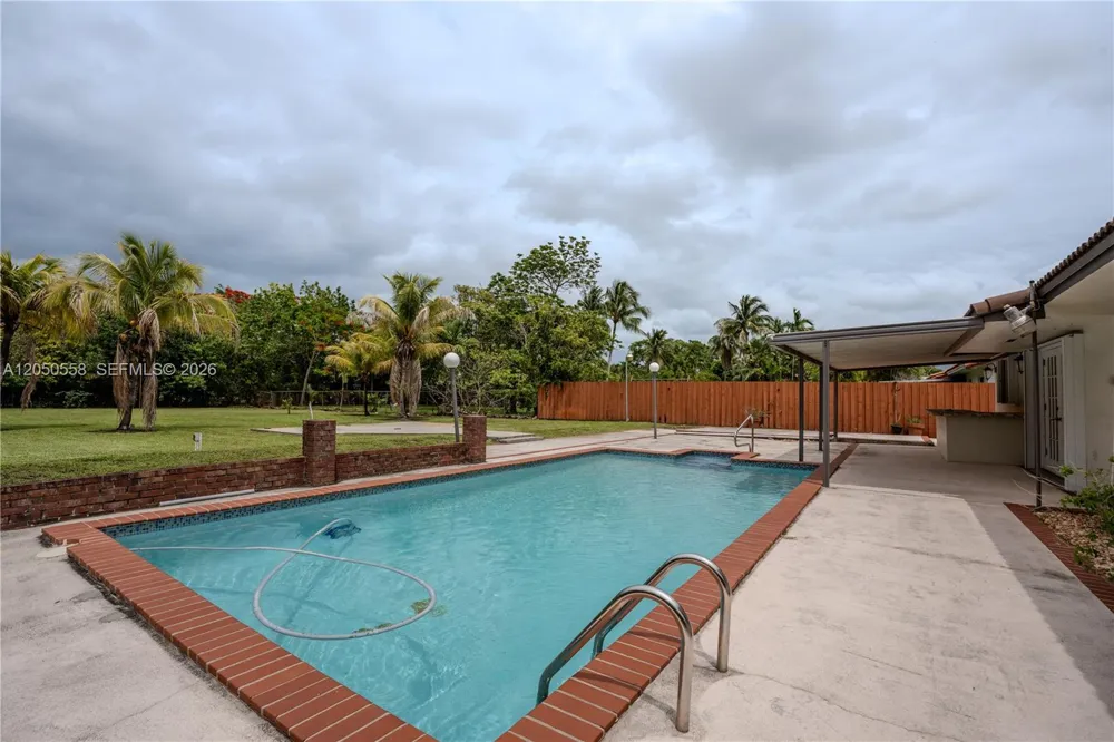 2431 SW 124th Ave Miami, FL 33175