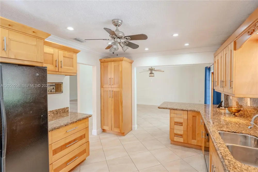 2431 SW 124th Ave Miami, FL 33175