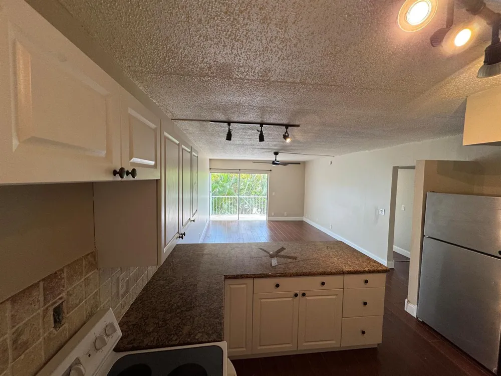 725 Hummingbird Way #210 North Palm Beach, FL 33408