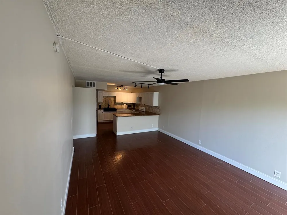 725 Hummingbird Way #210 North Palm Beach, FL 33408